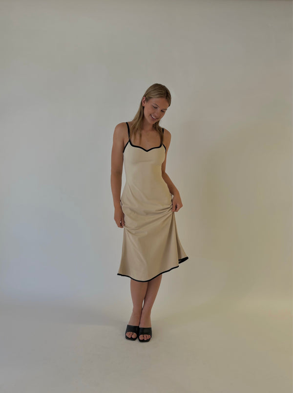 Auroura Sweetheart Dress